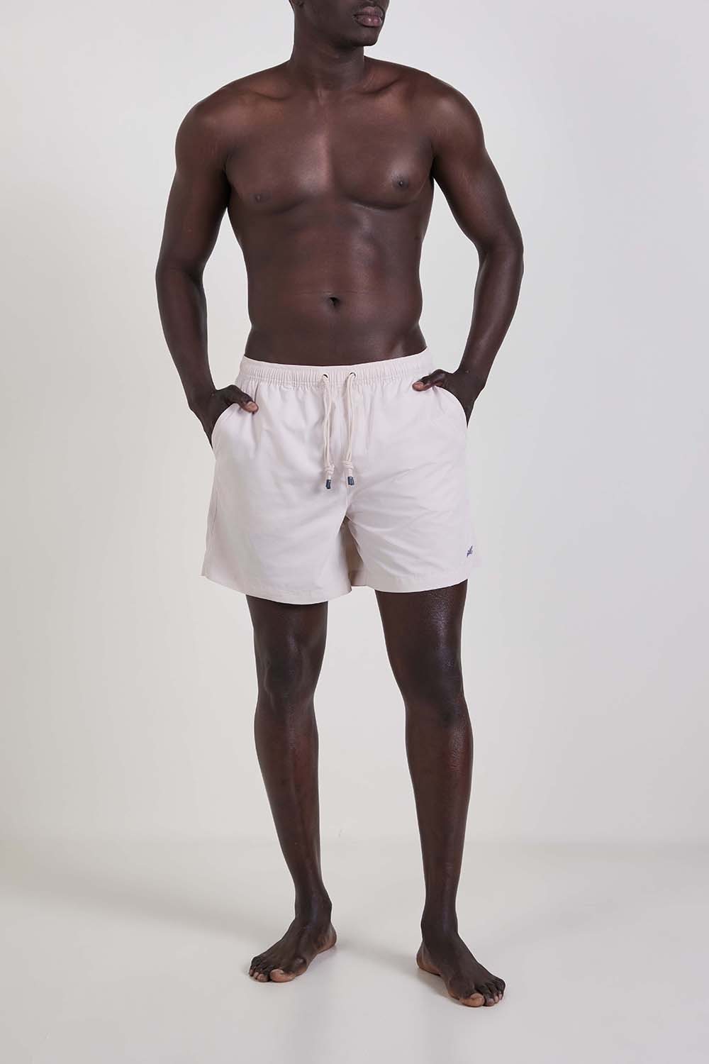 תמונת כל הלוק של מכנסי בגד ים